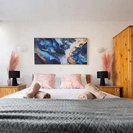 Seaview Escape Summer Nights