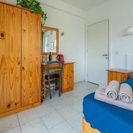 Seaview Escape Summer Nights Guest house Marsaskala