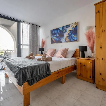 Seaview Escape Summer Nights ゲストハウス