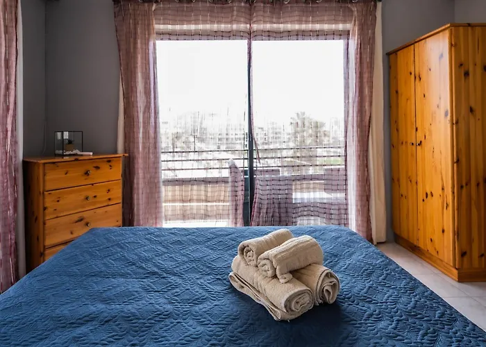 Seaview Escape Summer Nights Гостевой дом Марсаскала