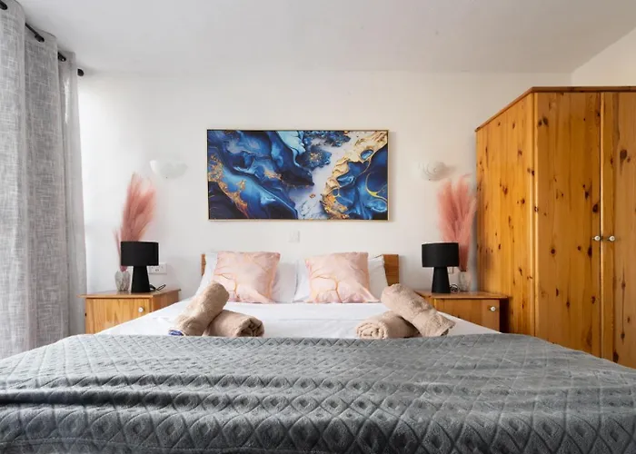 Seaview Escape Summer Nights